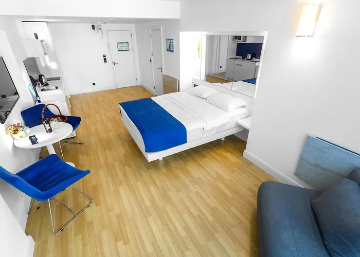 Orbi City Sea View Apartament
