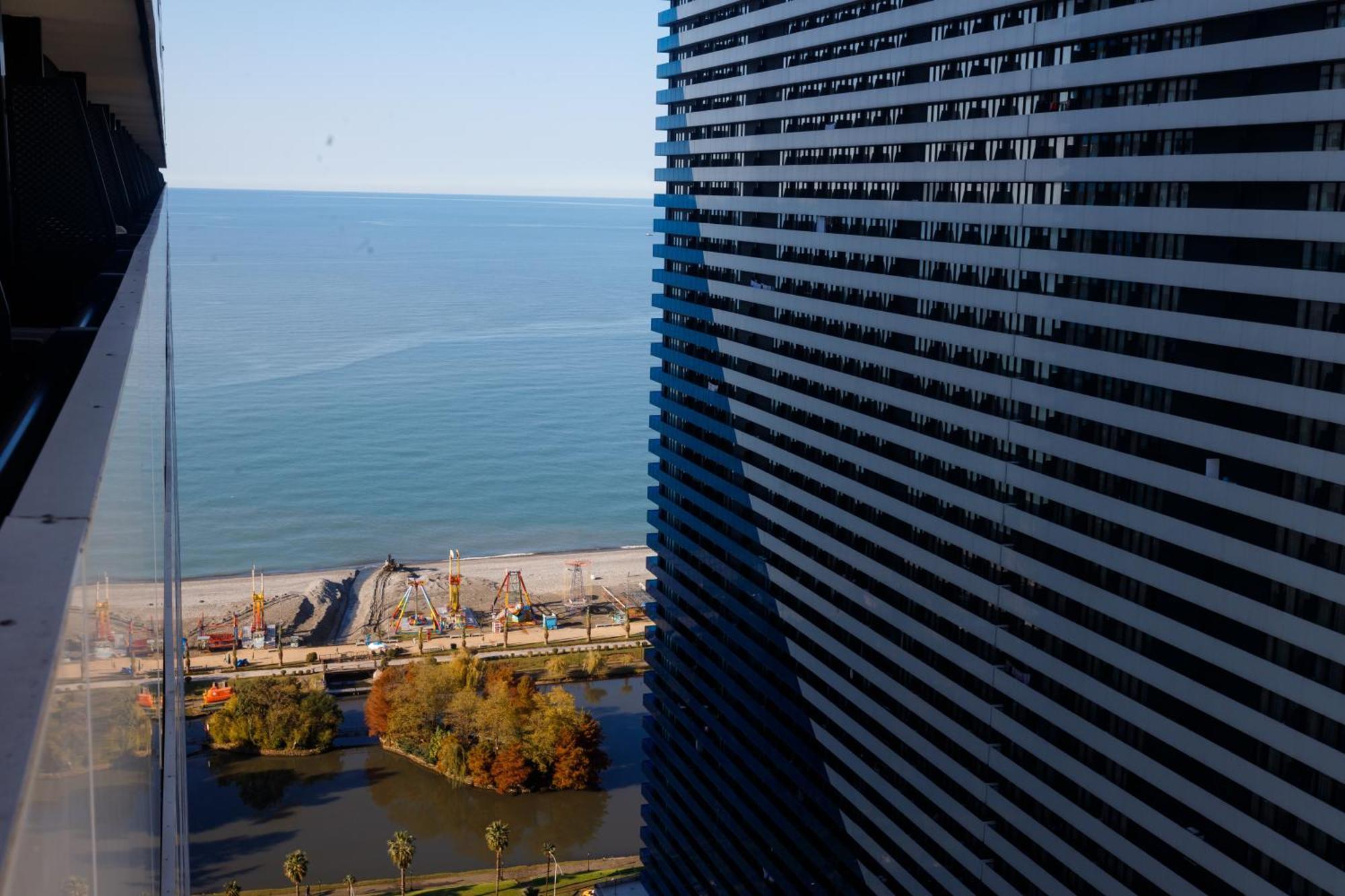 Orbi Sea View Apartament